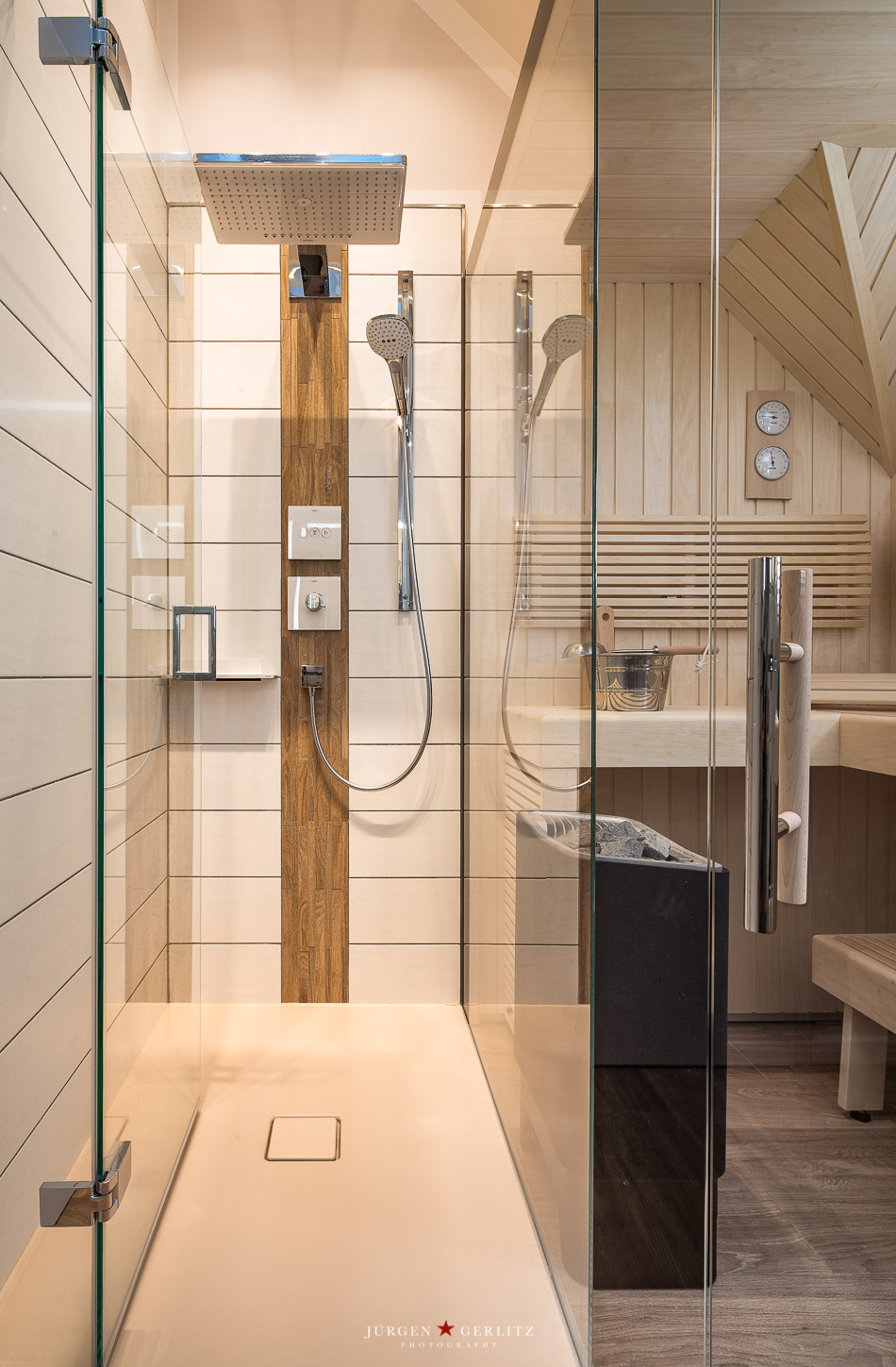 Auszeit - Modernstes Bad-Design mit Finnischer Sauna