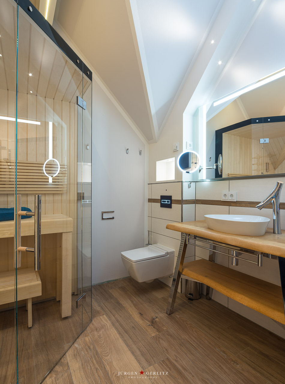 Auszeit - Hochwertiges, modern eingerichtetes Wellness-Badezimmer