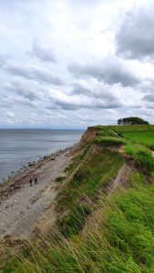 Steilküste Schönhagen von oben Felsformation Blick auf das Meer