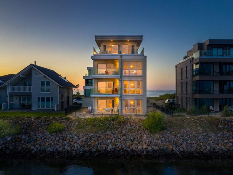 Ebbe und Flut Ferienwohnung im Ostseeresort Olpenitz Außenansicht auf der Nordmole buchbar bei Meerzeit für Ferien im Ostseeresort Olpenitz