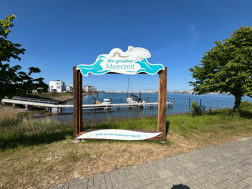 Bilderrahmen an der Hafenpromenade