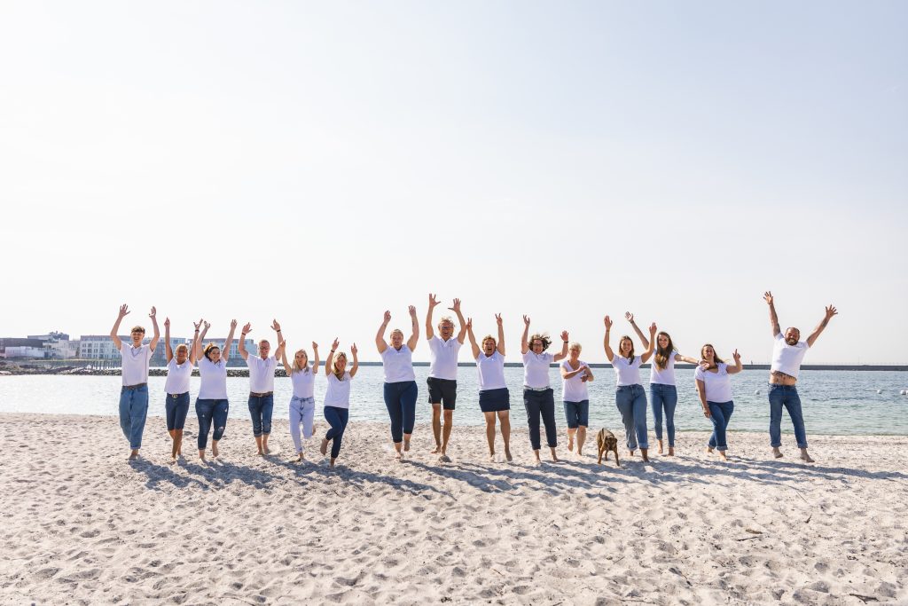 Meerzeit Team am Strand