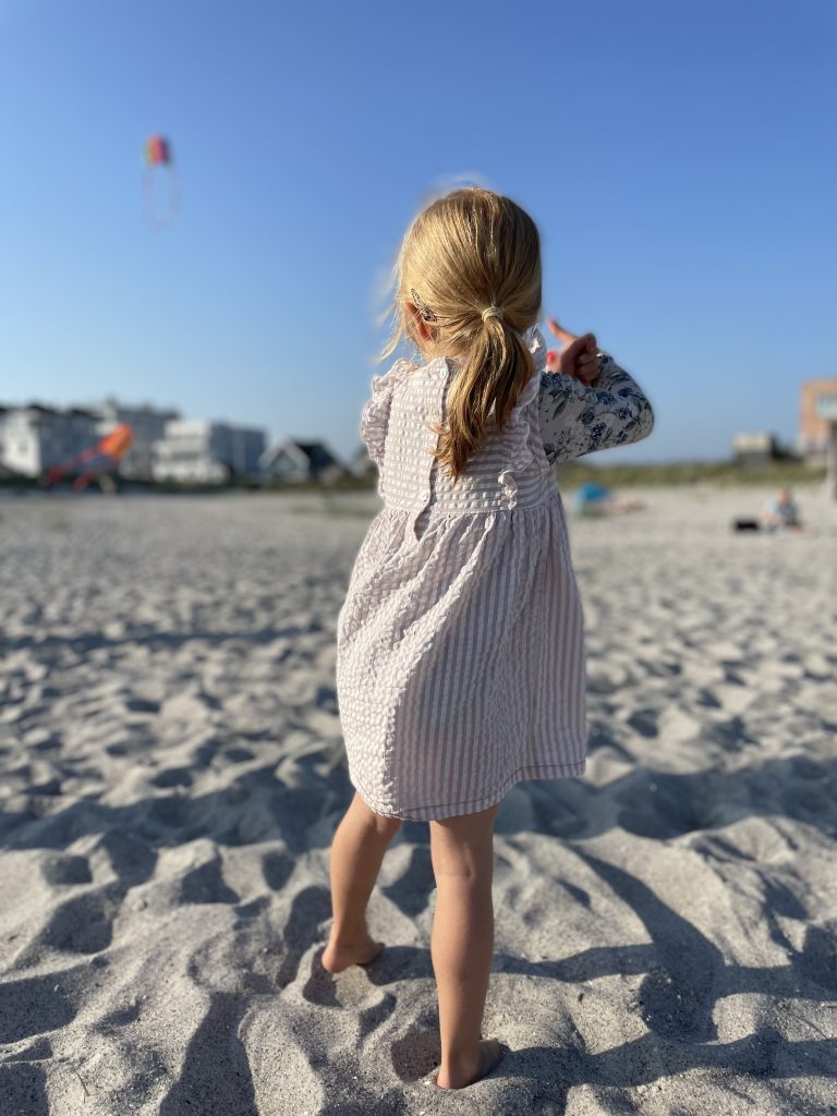 Kind am Strand Weidefelder Strand Olpenitz